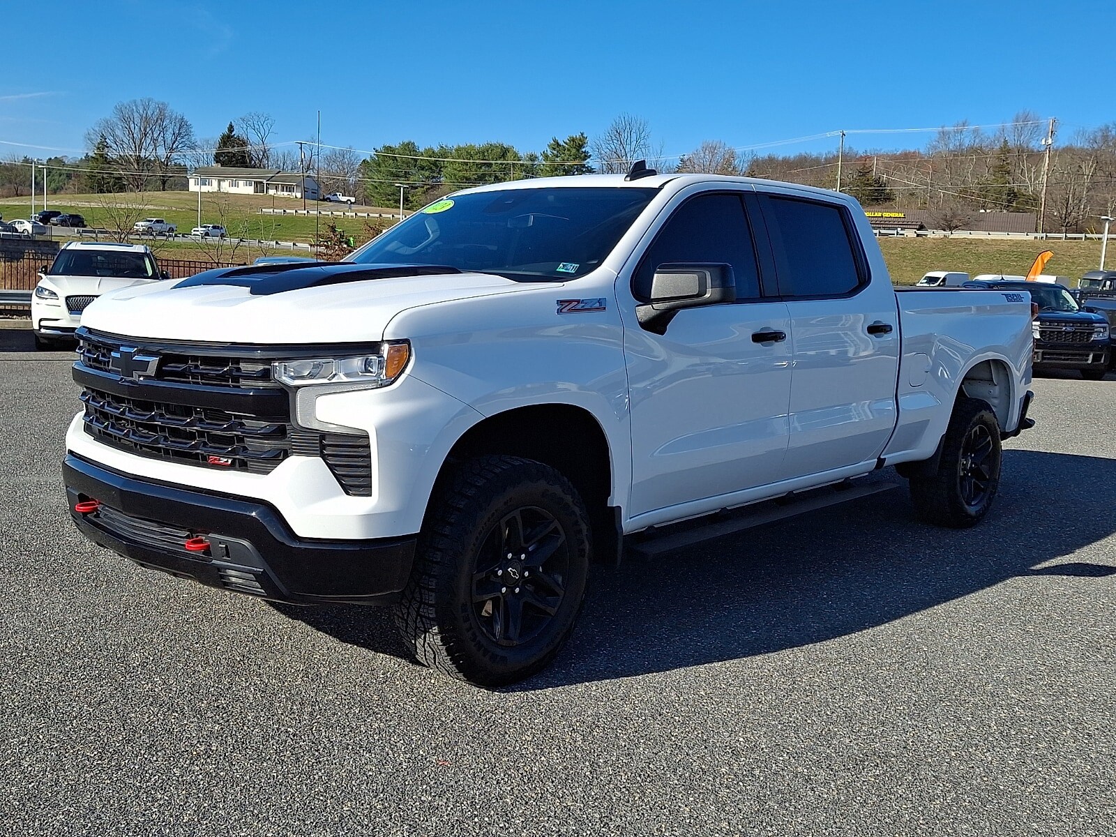 2023 Chevrolet Silverado 1500 LT Trail Boss photo 3