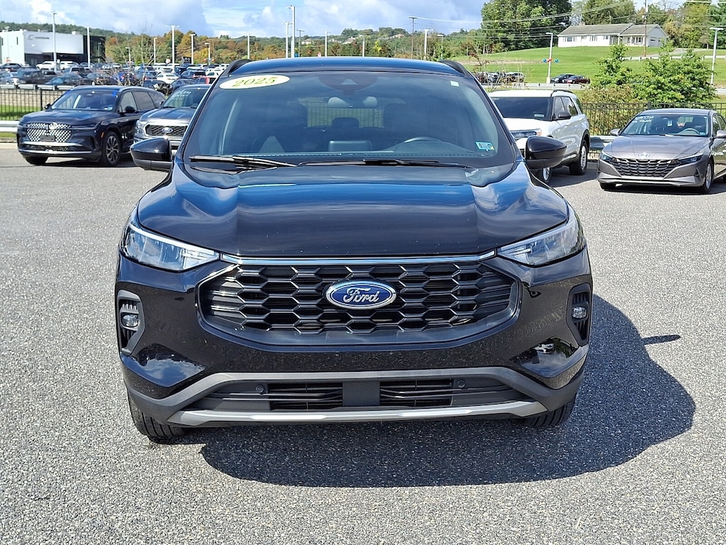 Certified 2025 Ford Escape ST-Line Select SUV