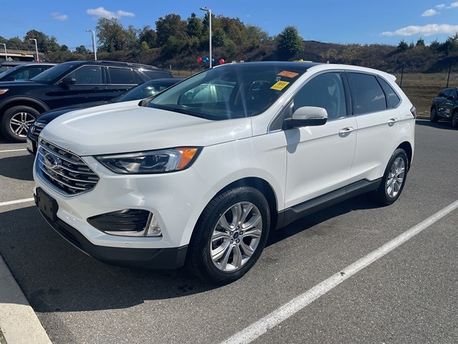 2022 Ford Edge Titanium photo 3