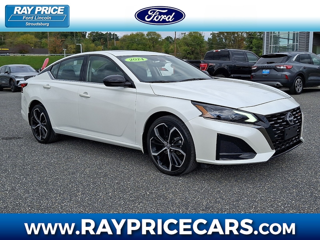 Used 2024 Nissan Altima SR Intelligent AWD Sedan