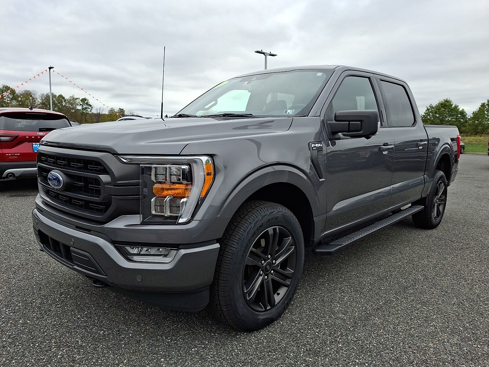 2022 Ford F-150 XLT photo 2