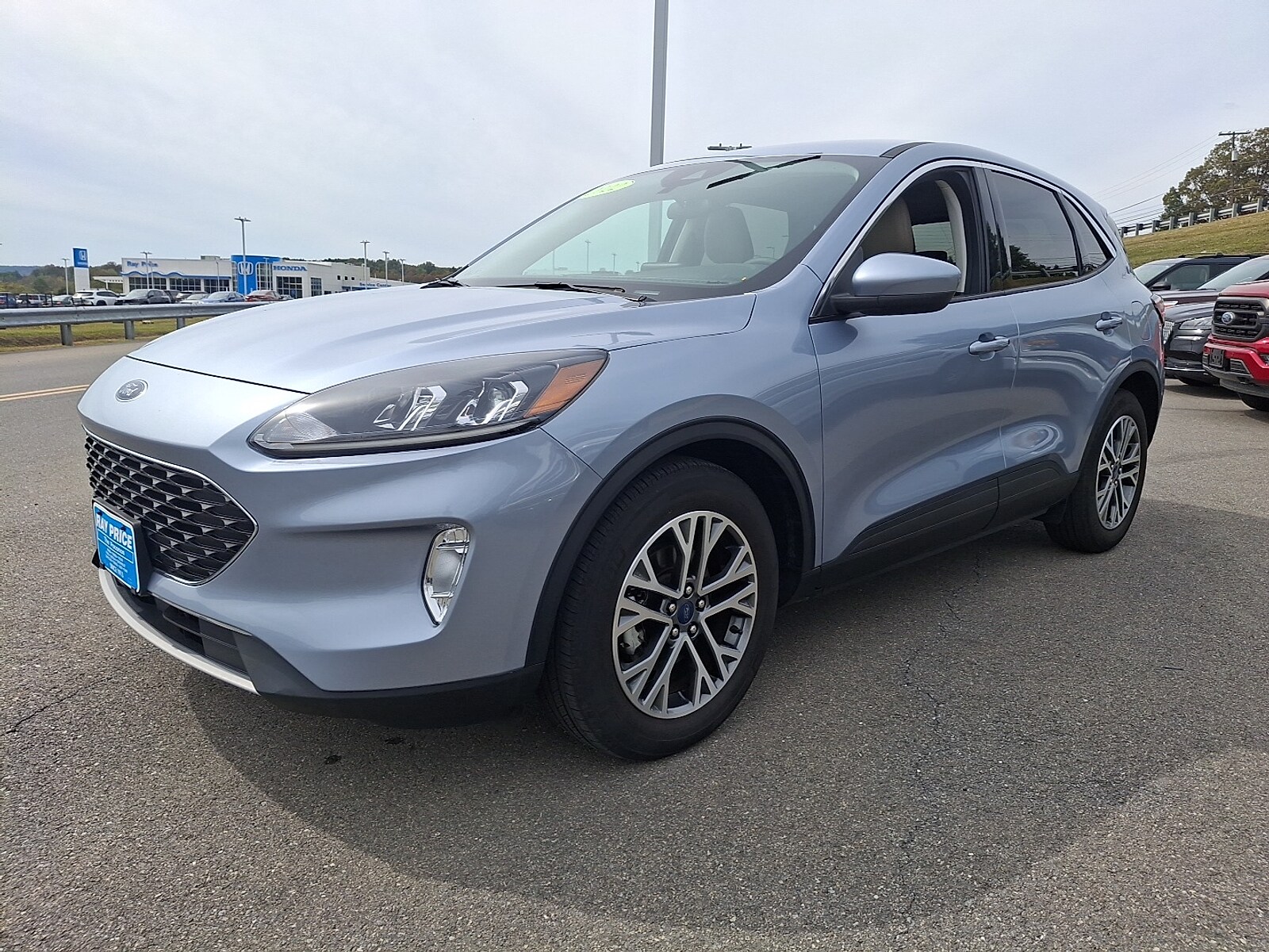 2022 Ford Escape SEL photo 3