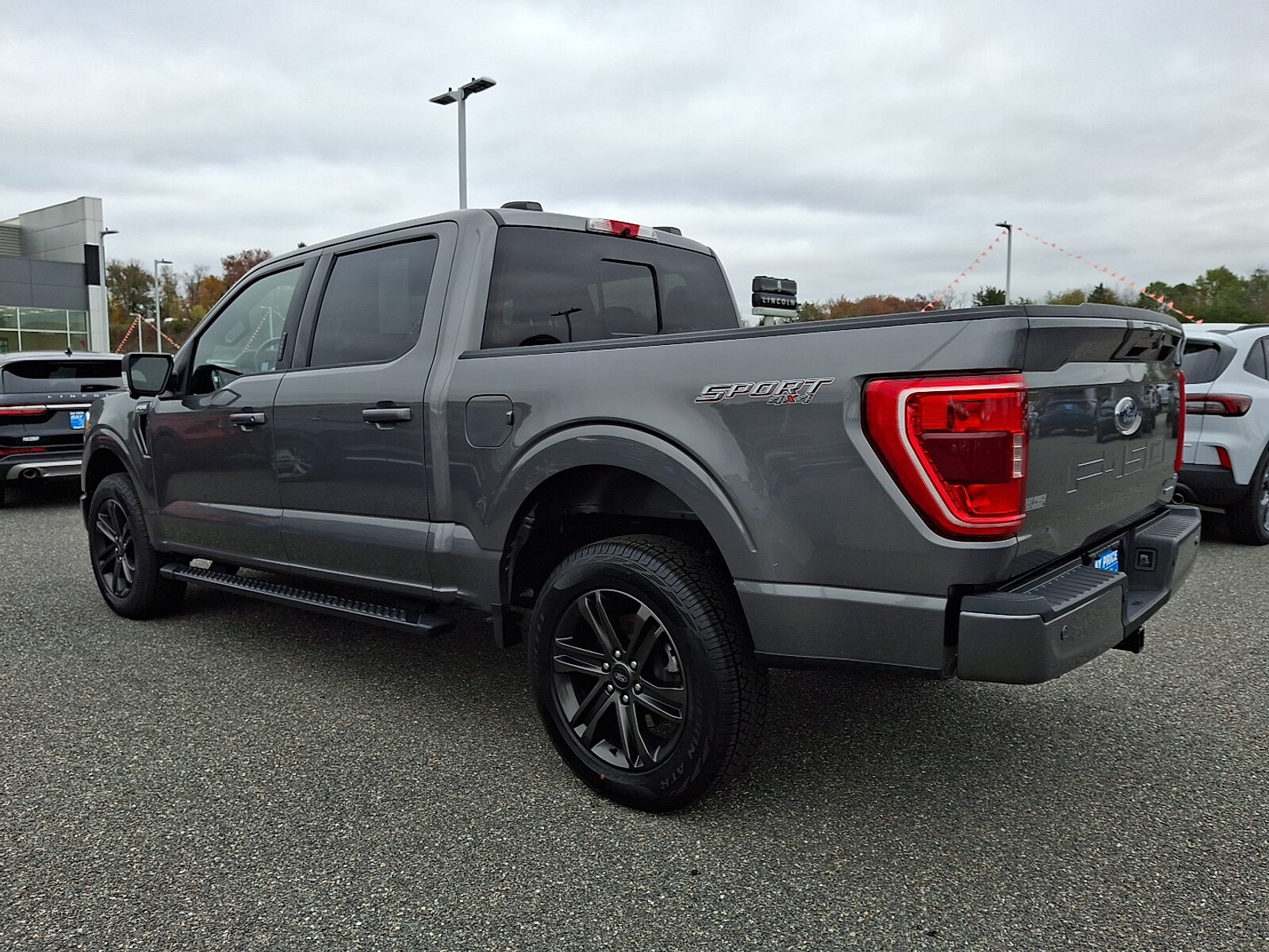 2022 Ford F-150 XLT photo 3