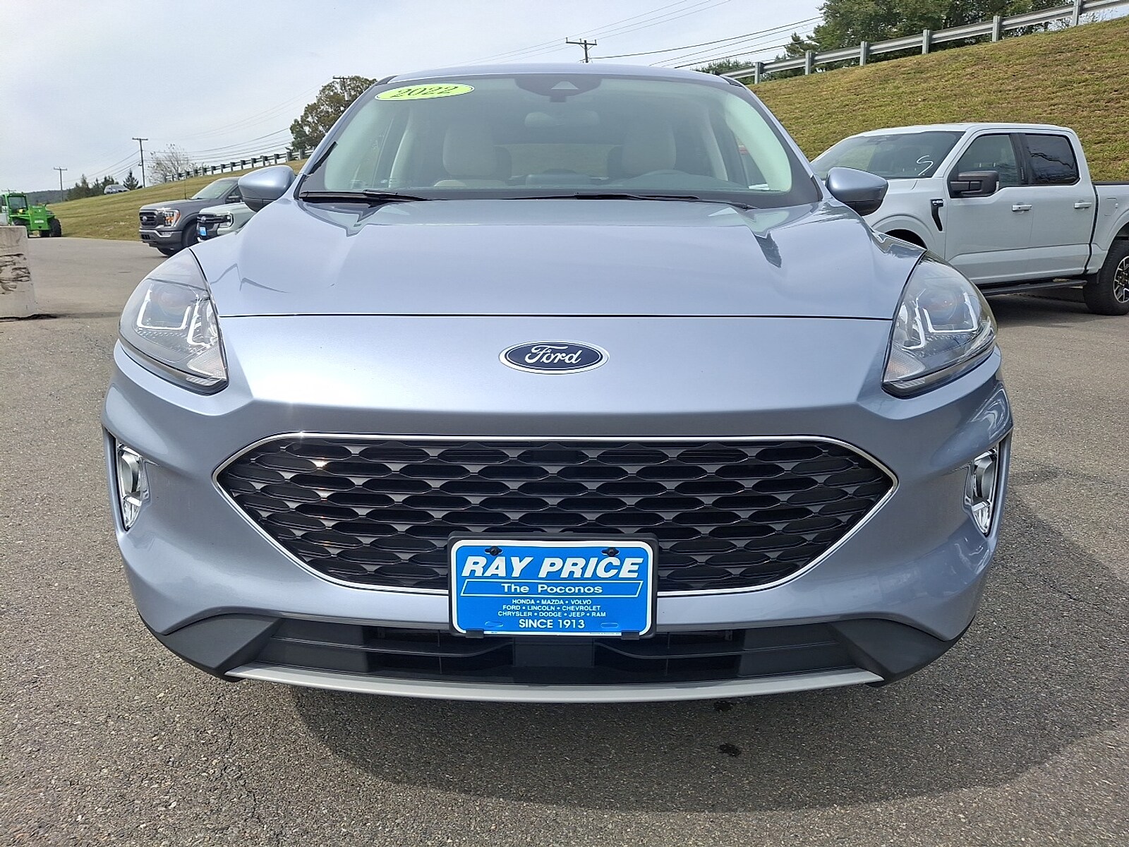 2022 Ford Escape SEL photo 2