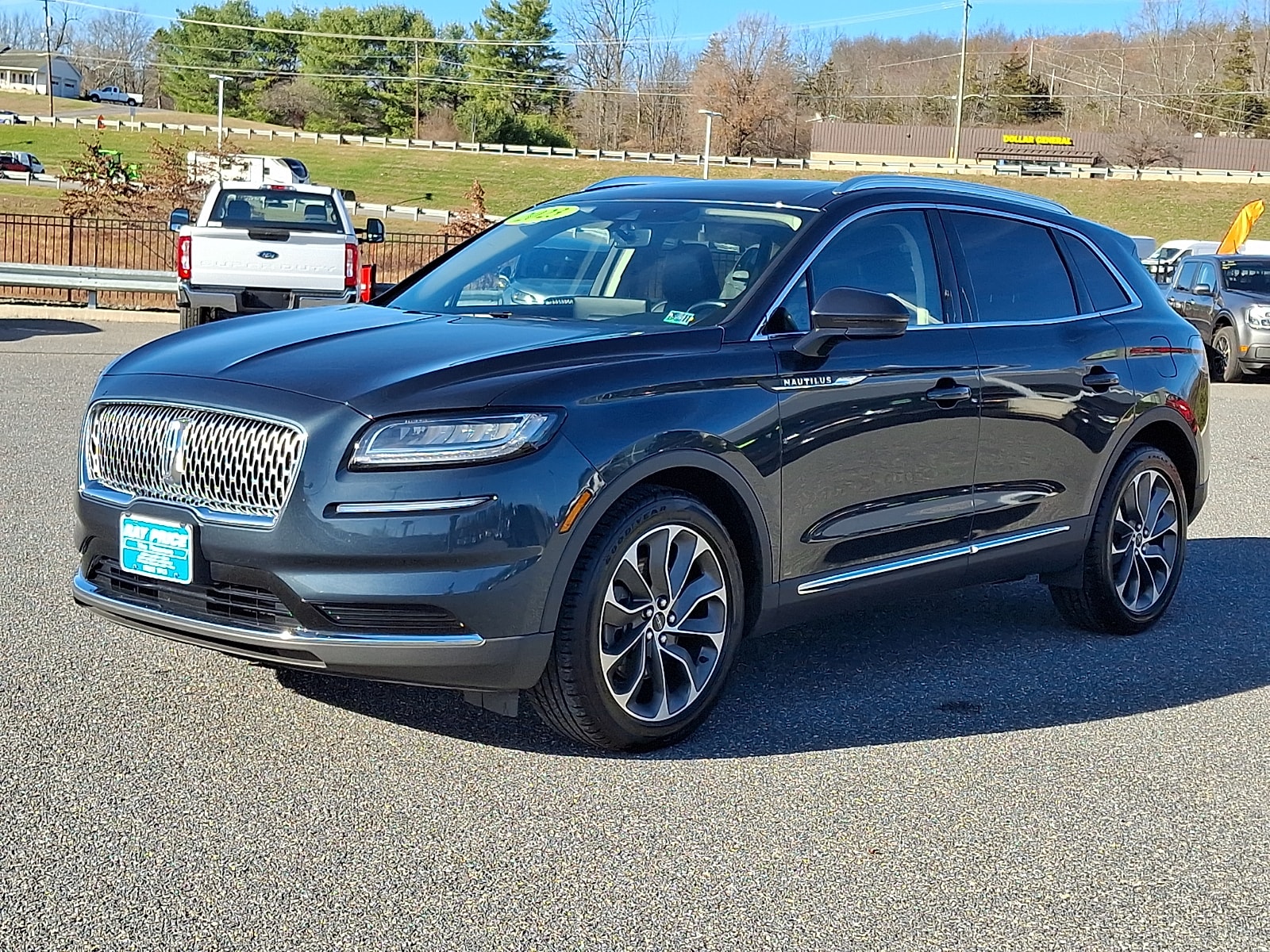 2023 Lincoln Nautilus Reserve photo 3