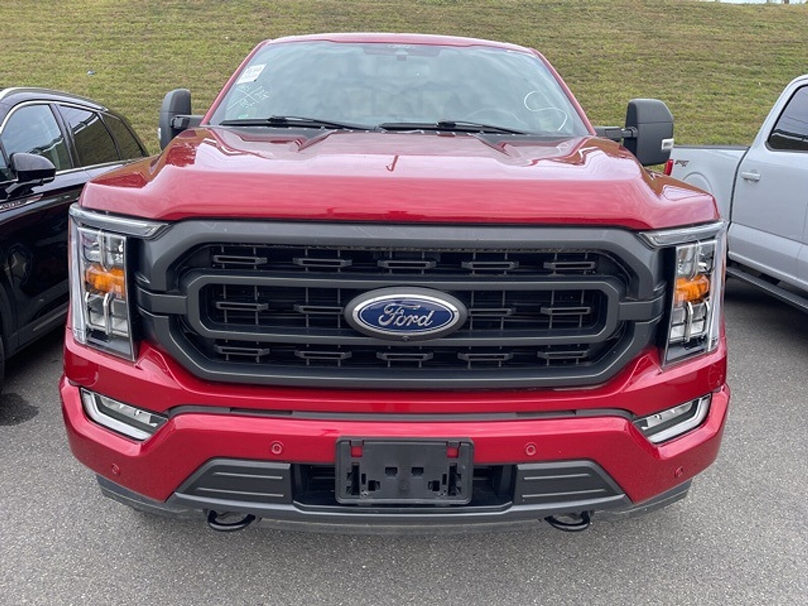 2021 Ford F-150 XLT photo 2
