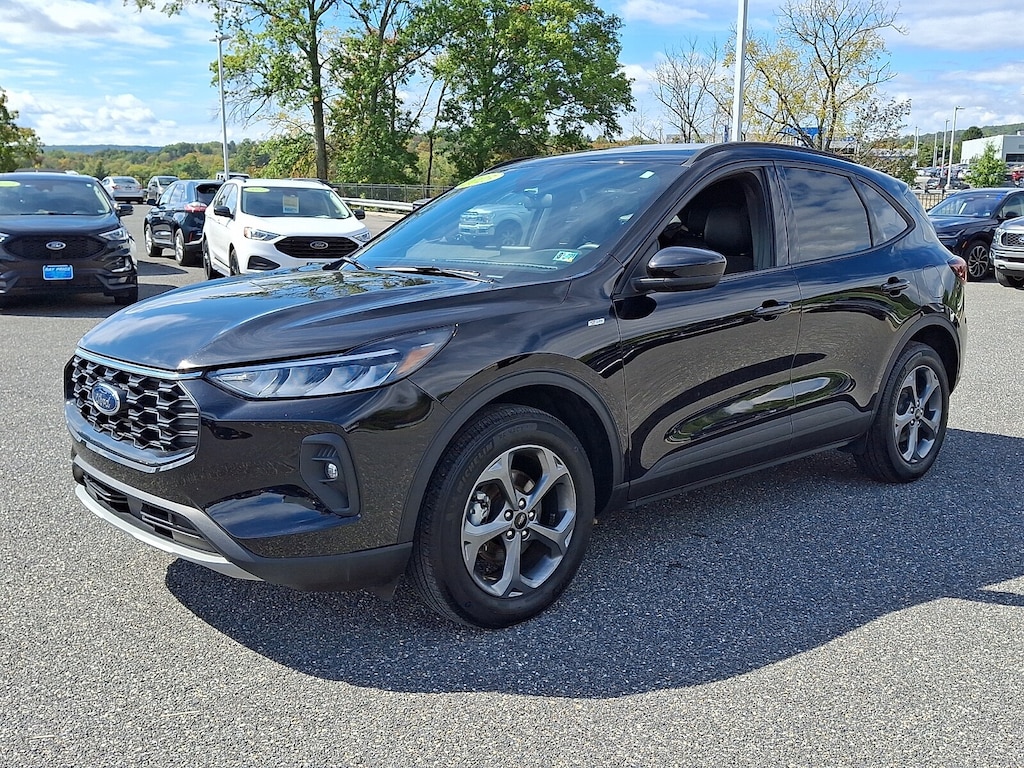 Certified 2025 Ford Escape ST-Line Select SUV