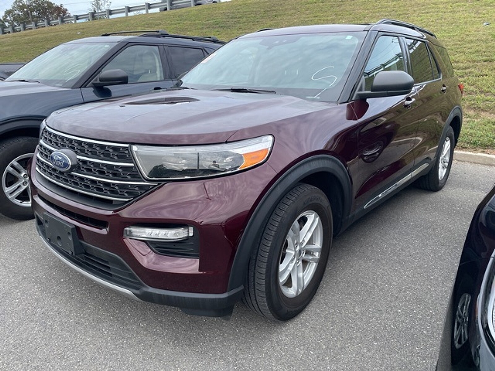 2022 Ford Explorer XLT photo 3