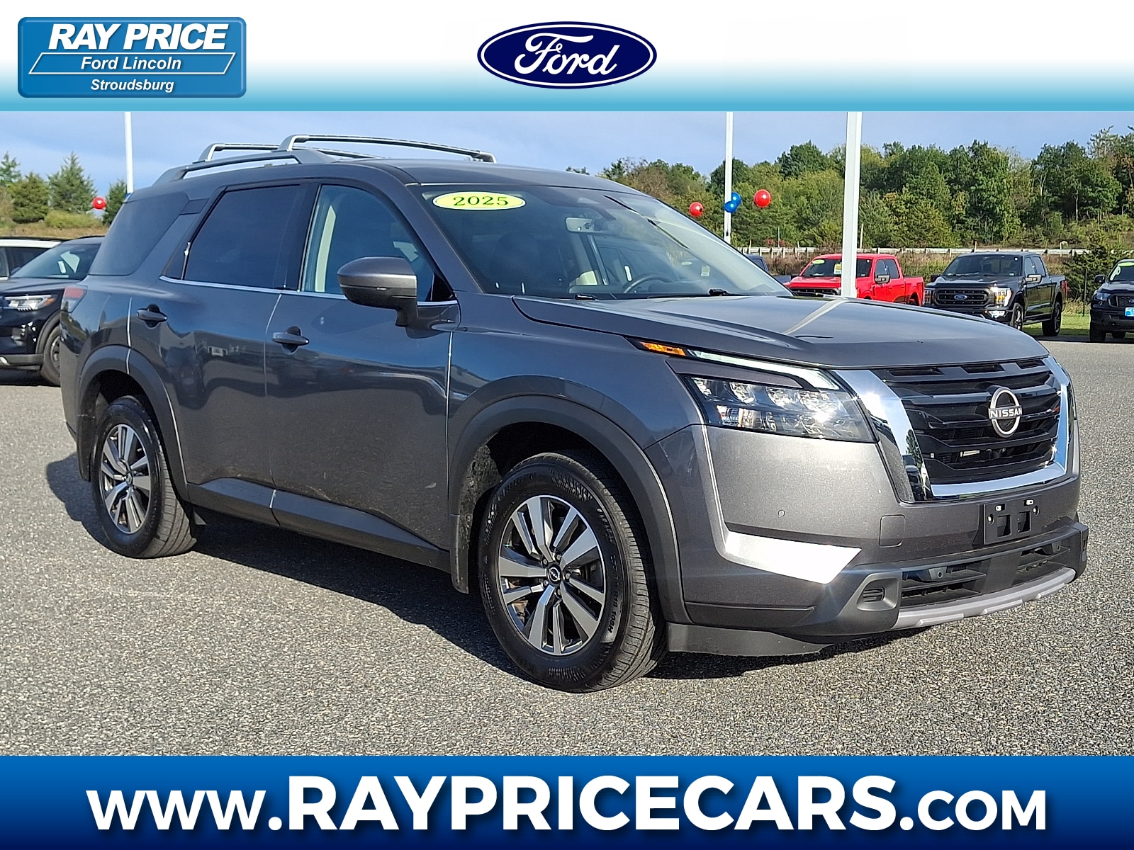 Used 2025 Nissan Pathfinder SL 4WD SUV