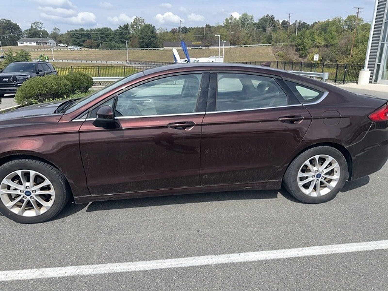 2019 Ford Fusion SE photo 2