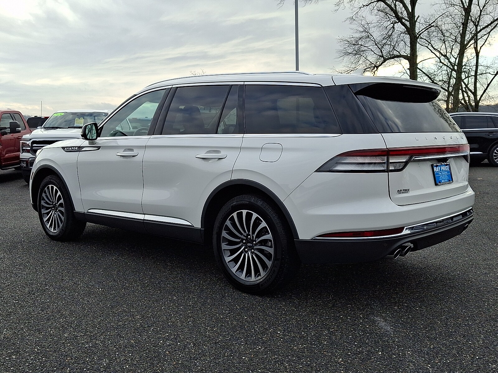 2023 Lincoln Aviator Standard photo 4