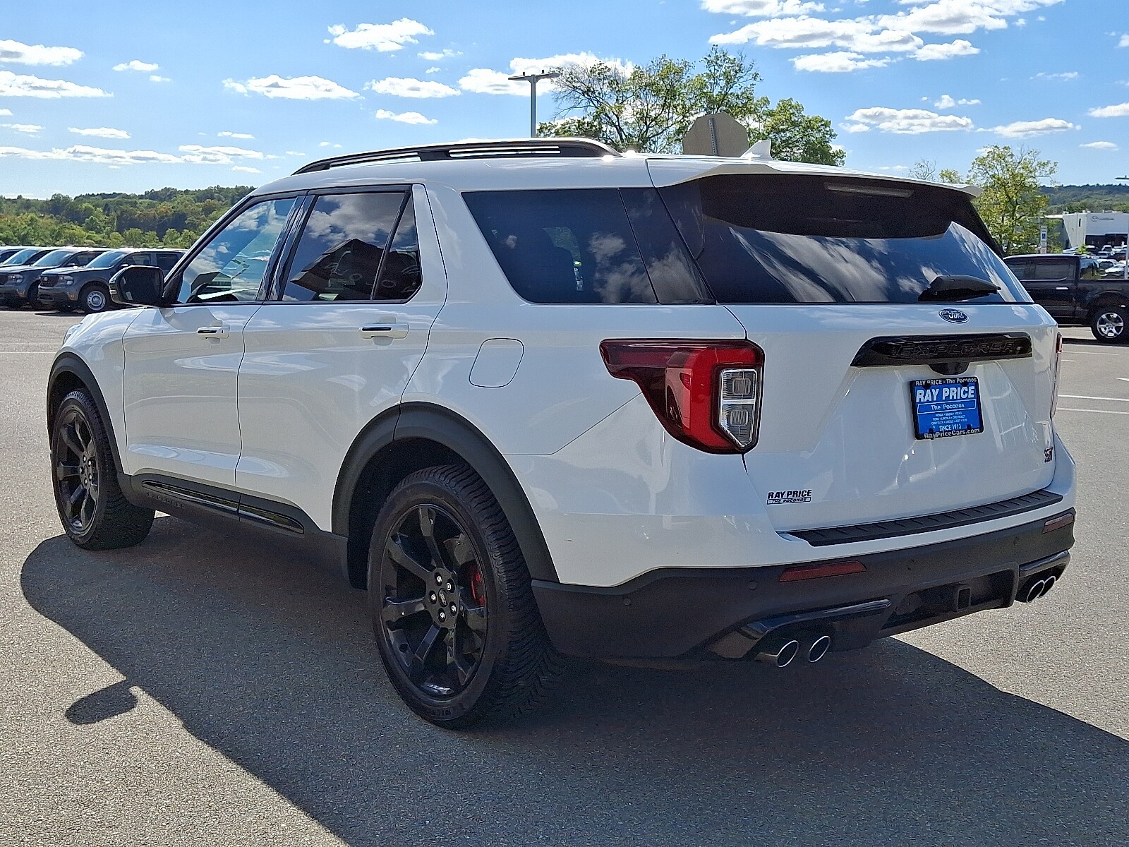 2021 Ford Explorer ST photo 3