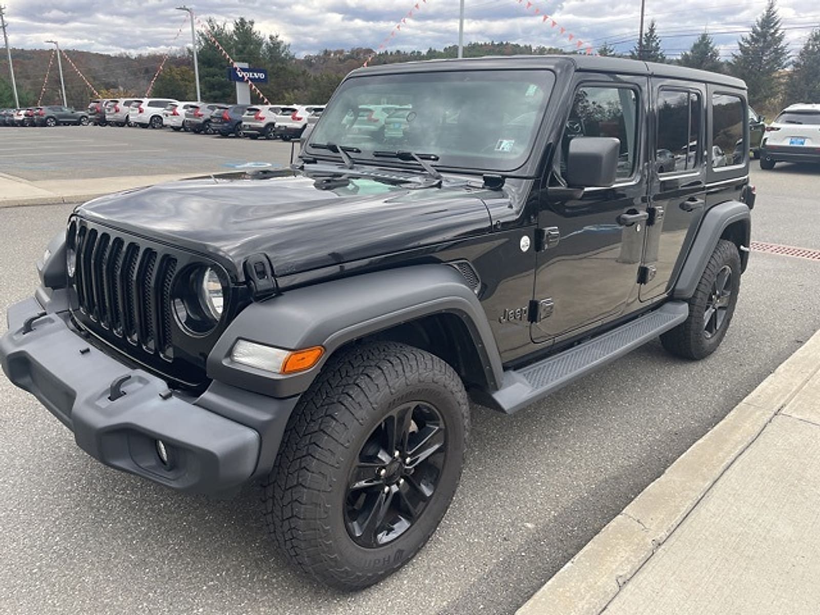 2020 Jeep Wrangler Unlimited Sport Altitude photo 3
