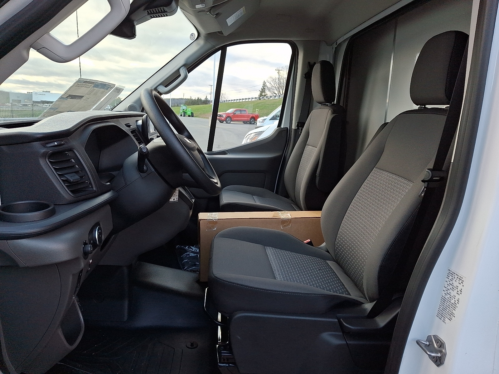2024 Ford Transit Cutaway Base - Photo 8