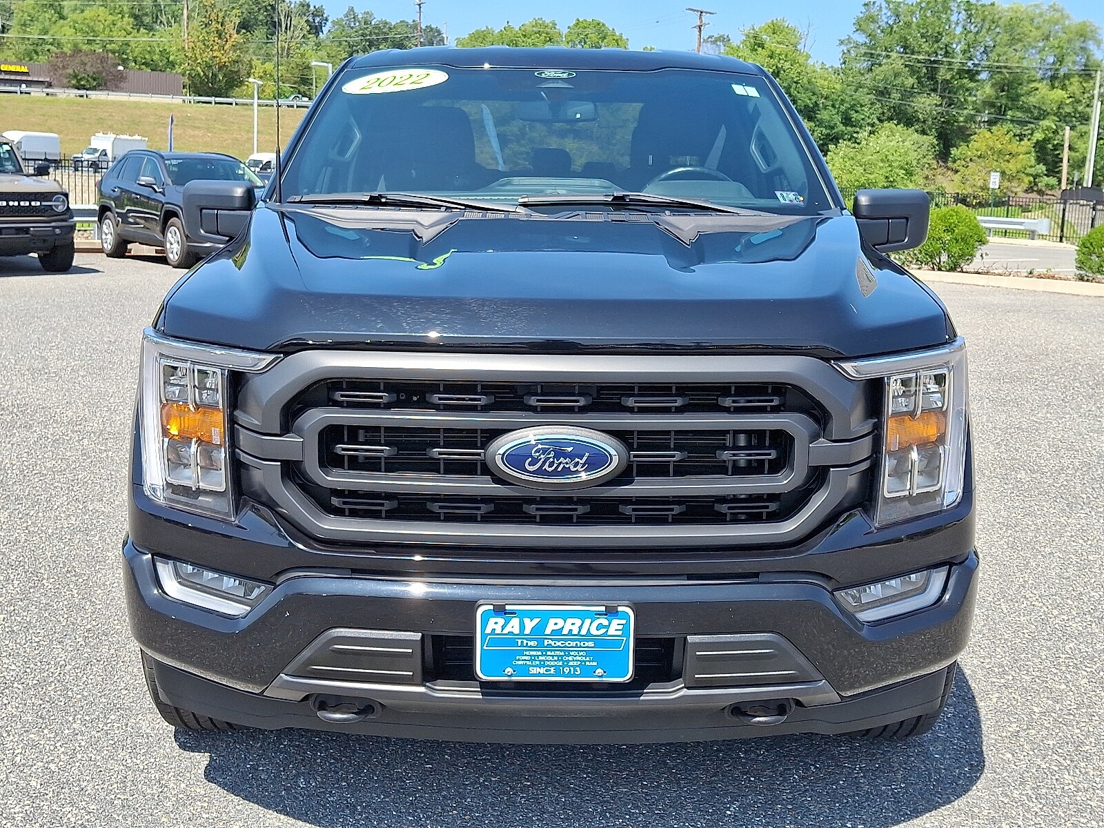 2022 Ford F-150 XLT photo 2