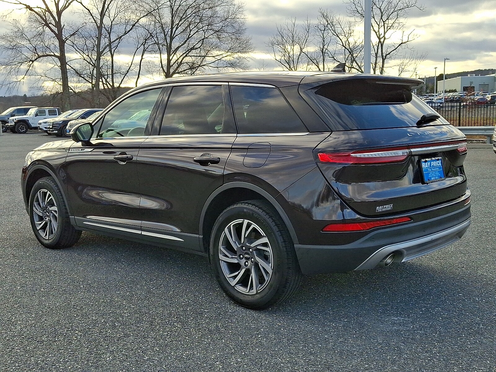 2023 Lincoln Corsair Standard photo 4