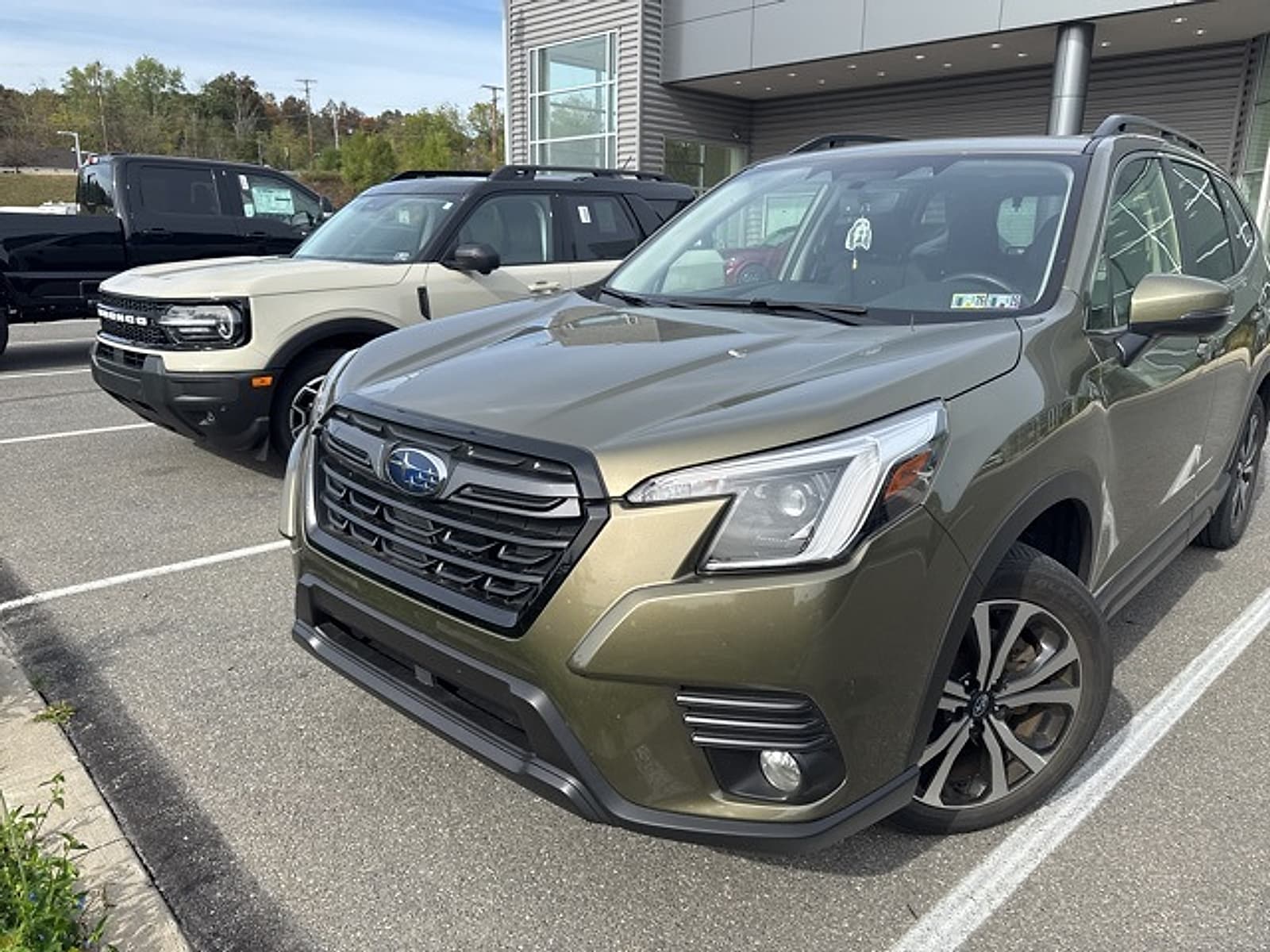 2023 Subaru Forester Limited photo 3