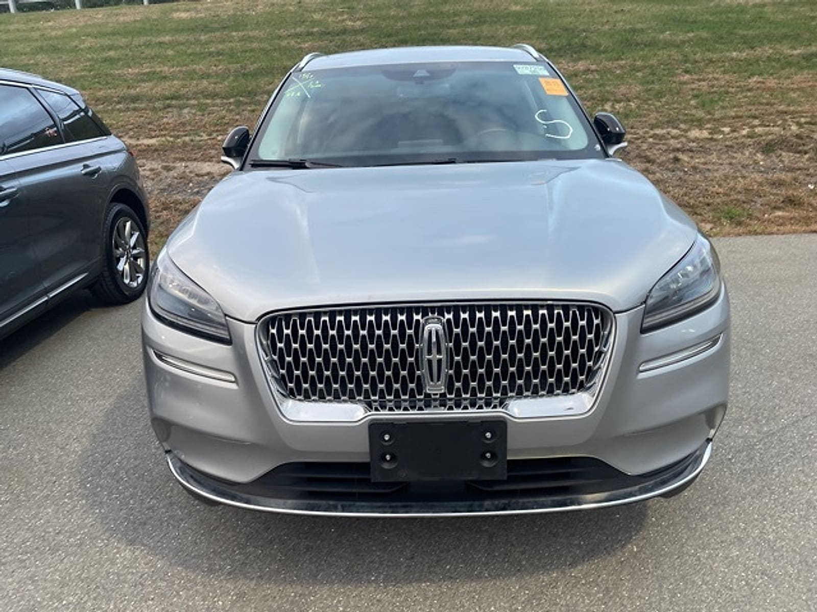 2022 Lincoln Corsair Standard photo 2