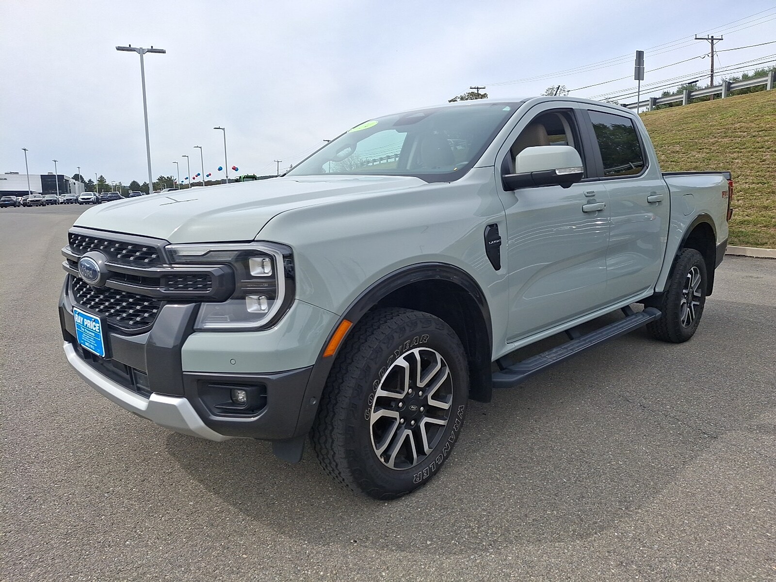 2024 Ford Ranger Lariat photo 2