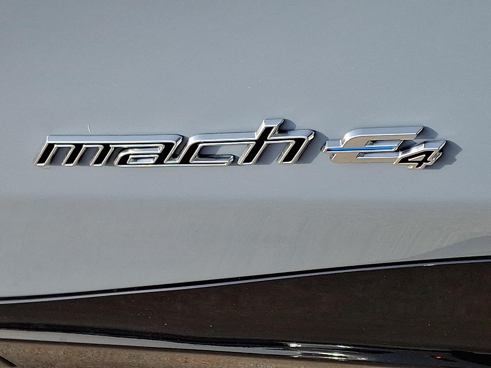 2025 Ford Mustang Mach-E GT - Photo 18