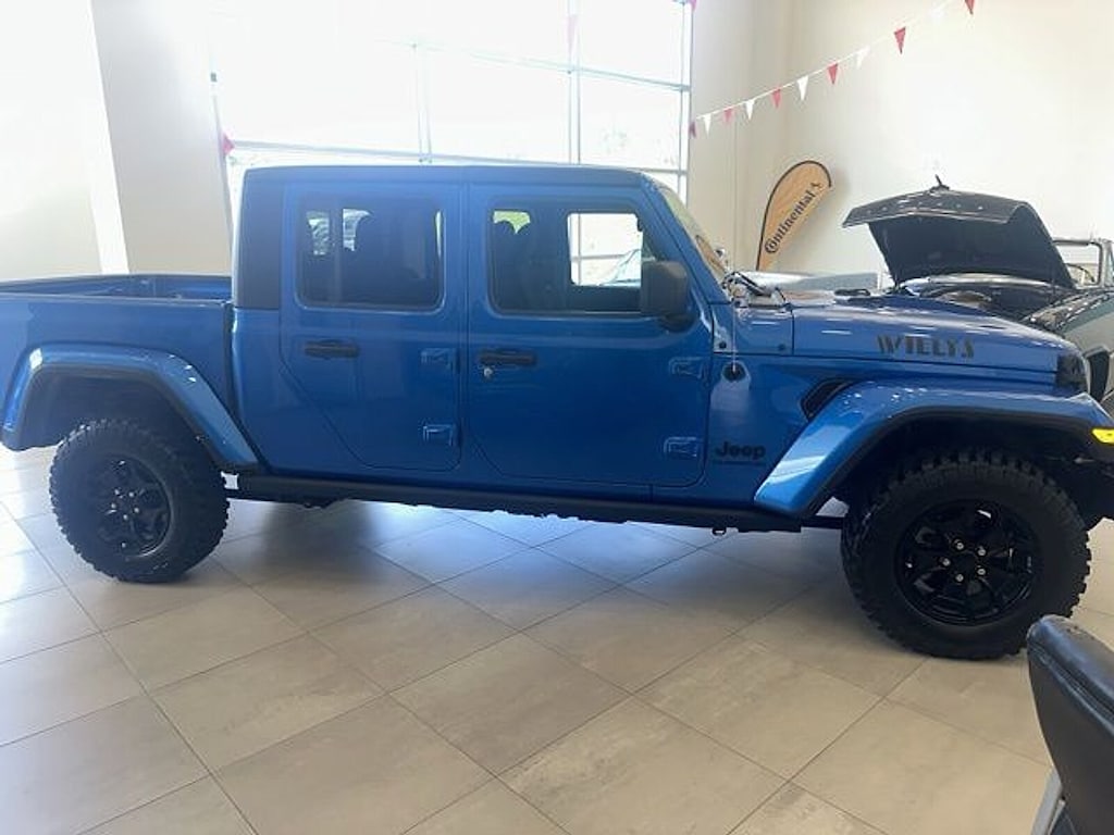 Used 2021 Jeep Gladiator Willys 4x4 Truck Crew Cab
