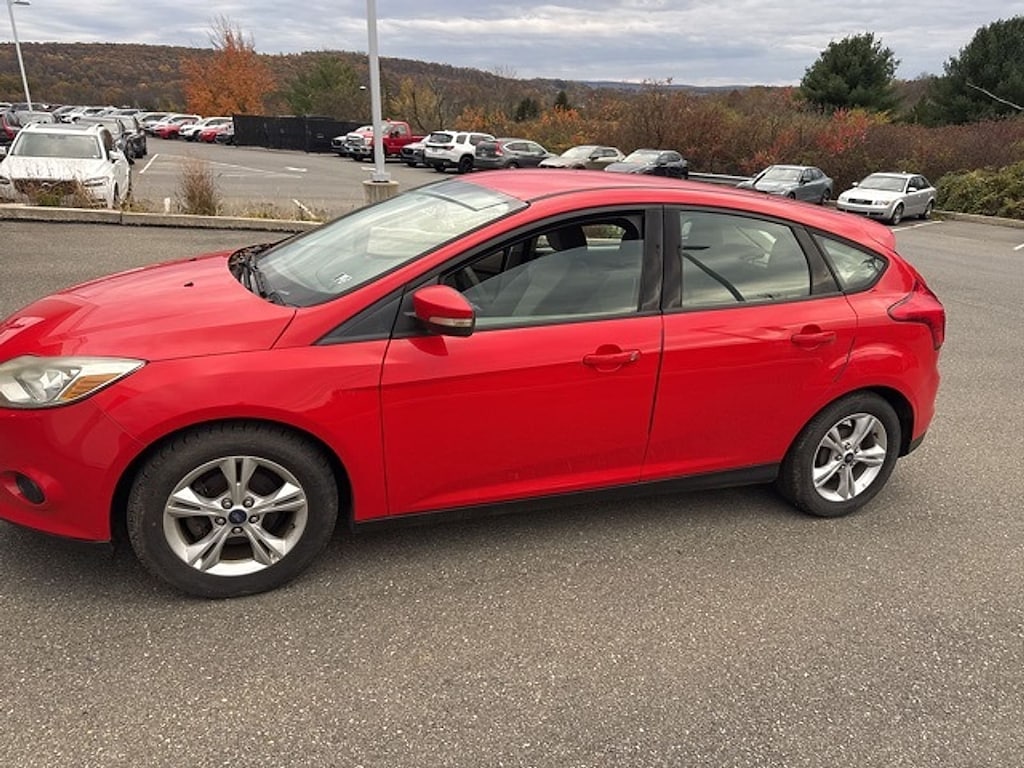 Used 2013 Ford Focus SE Hatchback