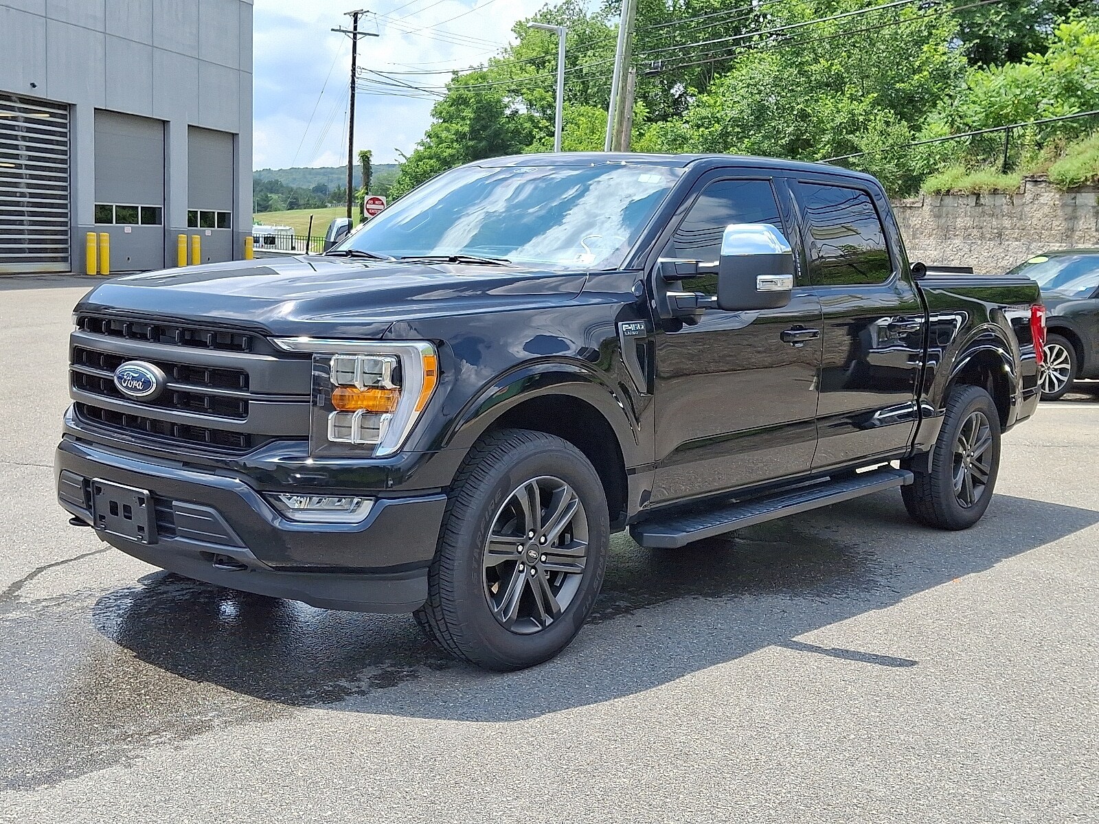 2022 Ford F-150 Lariat photo 2
