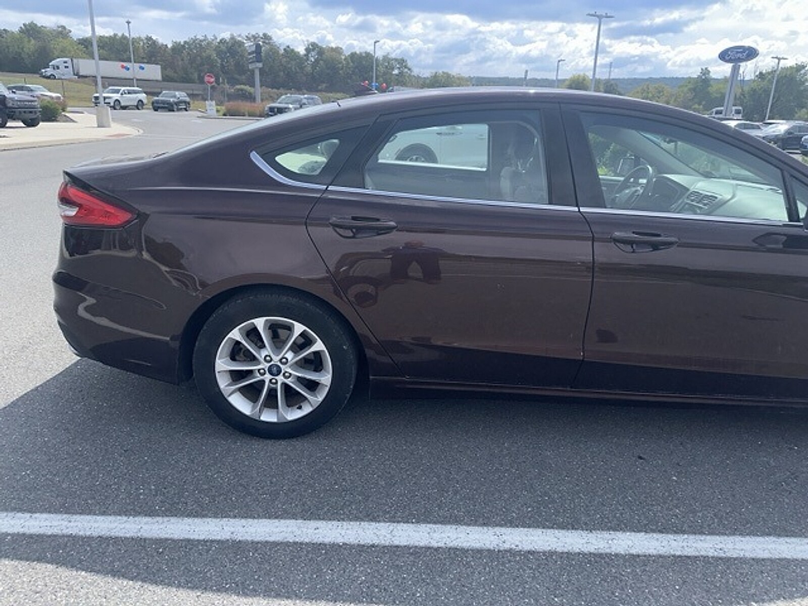 2019 Ford Fusion SE photo 3