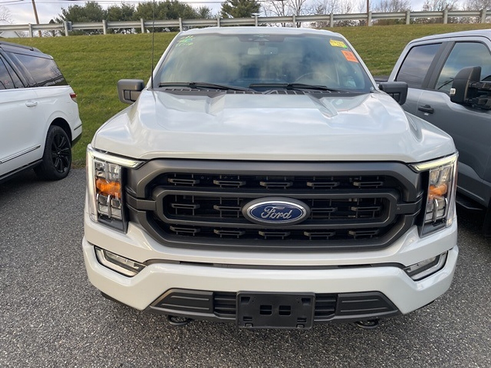 2023 Ford F-150 XLT photo 2