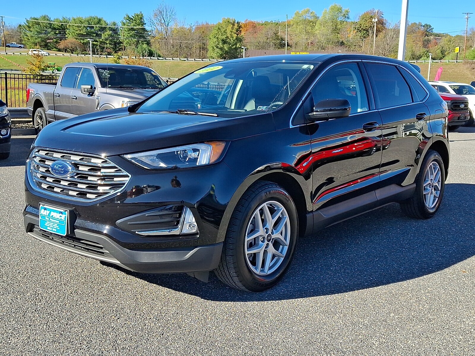 2022 Ford Edge SEL photo 3