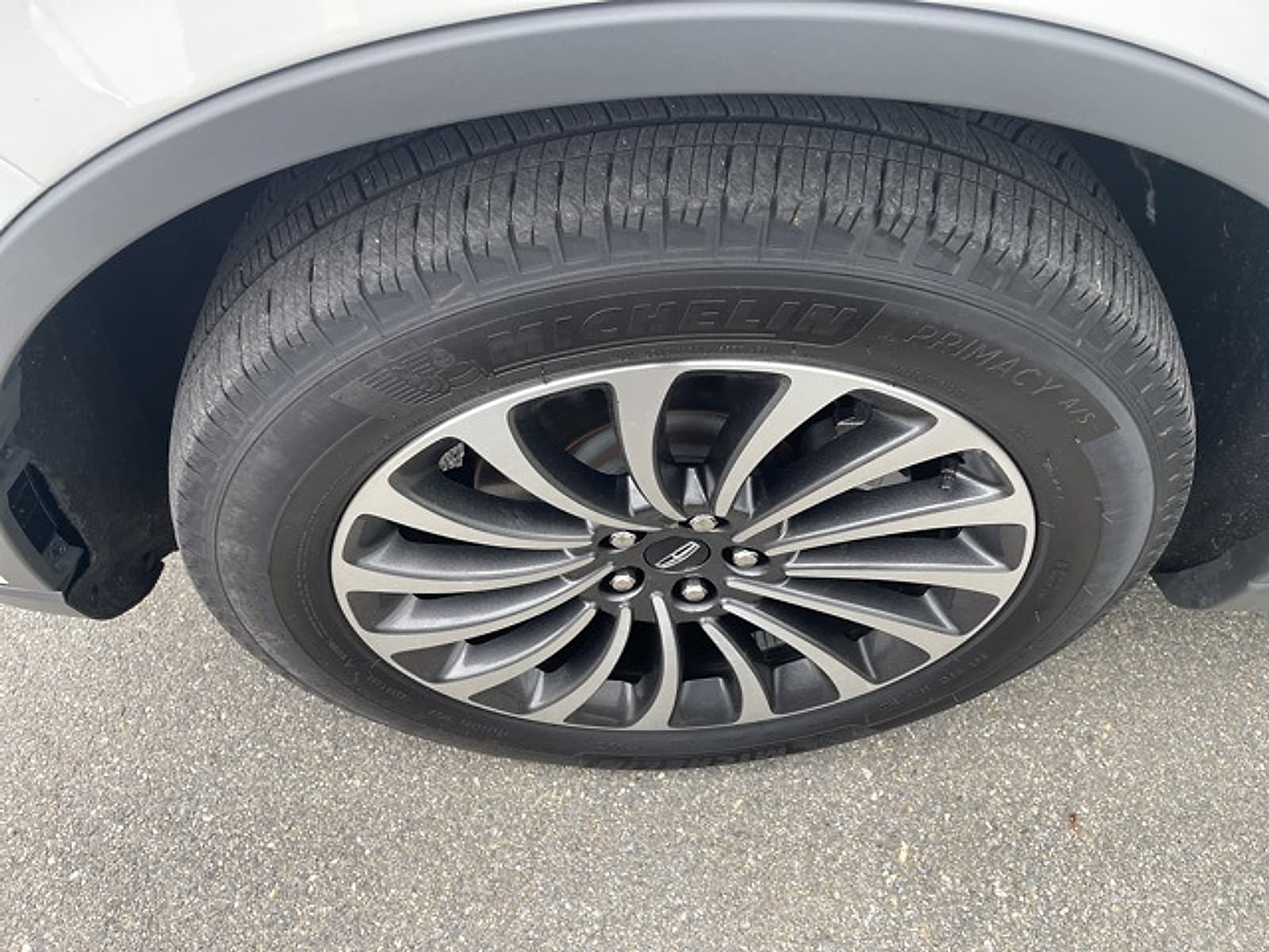 2023 Lincoln Aviator Standard photo 3