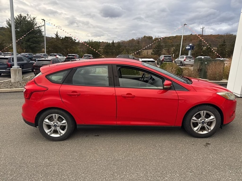 Used 2013 Ford Focus SE Hatchback