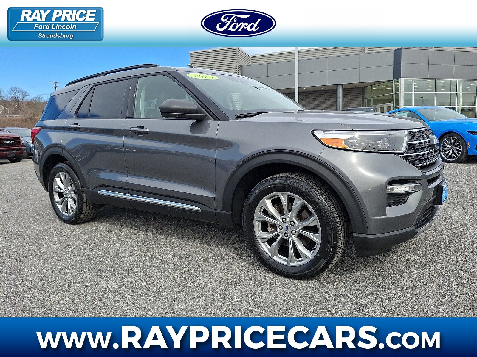 2023 Ford Explorer XLT 4WD's photo