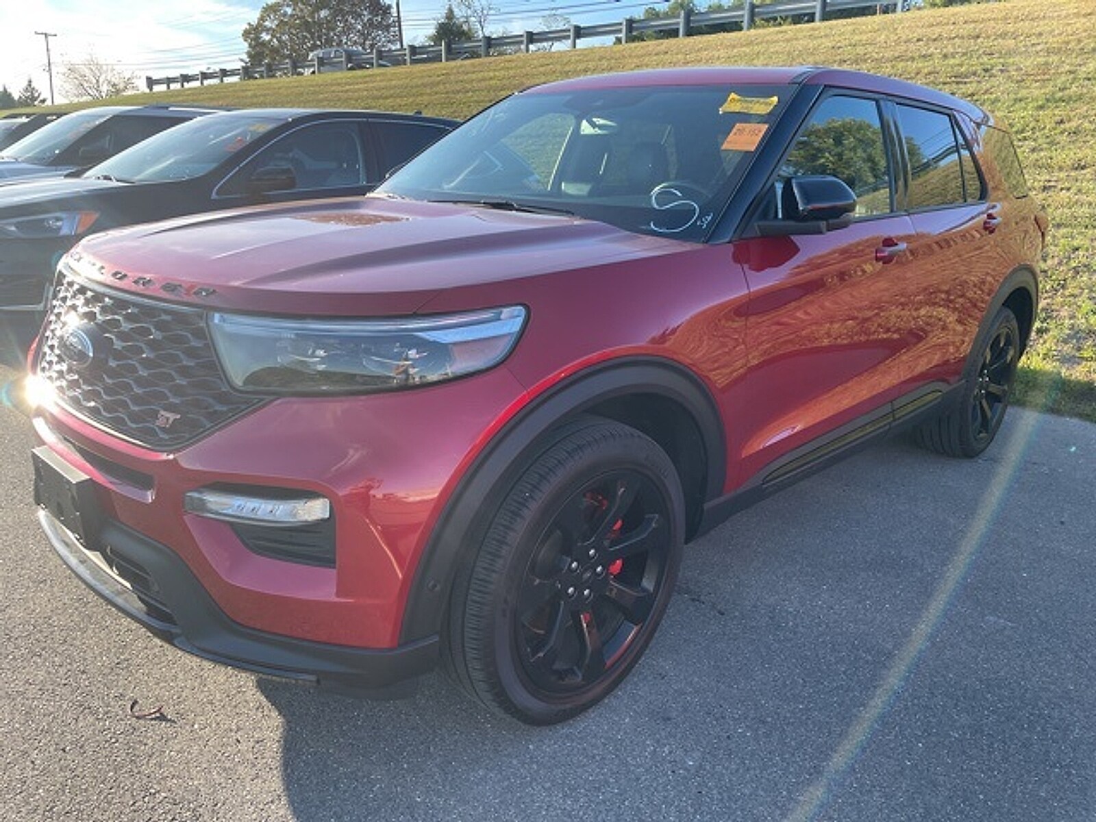 2022 Ford Explorer ST photo 3