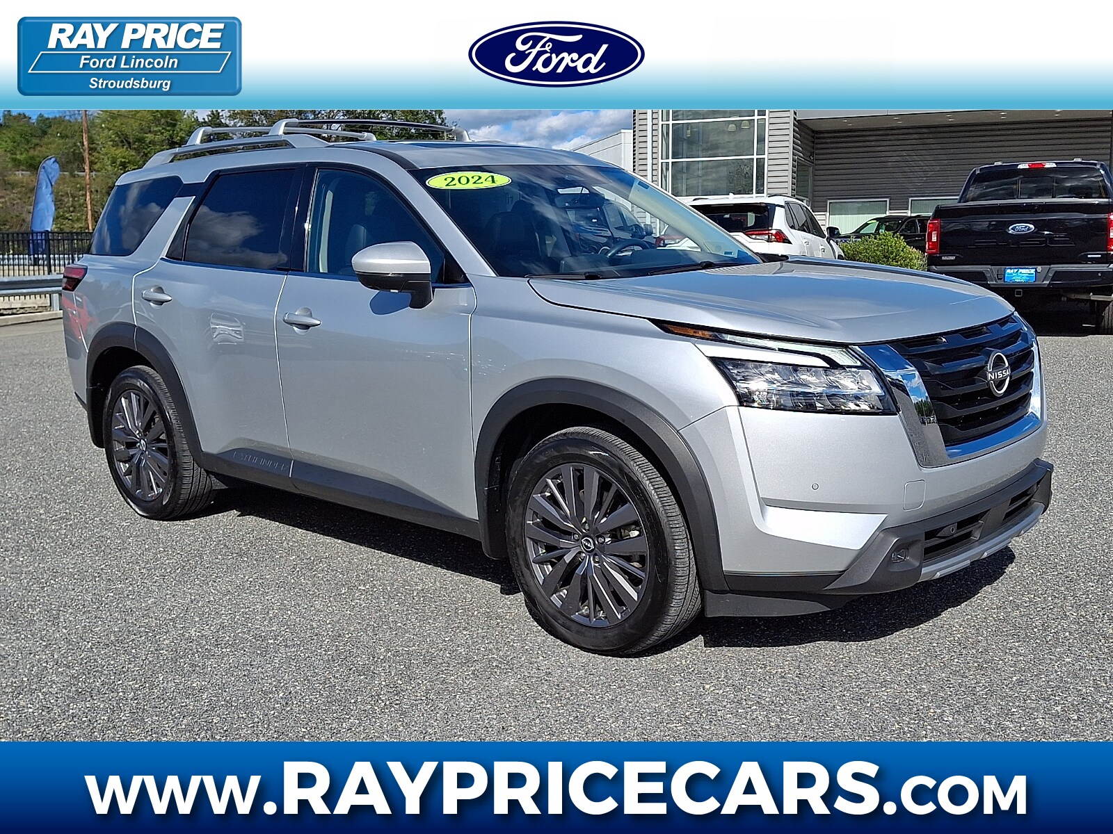 2024 Nissan Pathfinder SL 4WD SUV