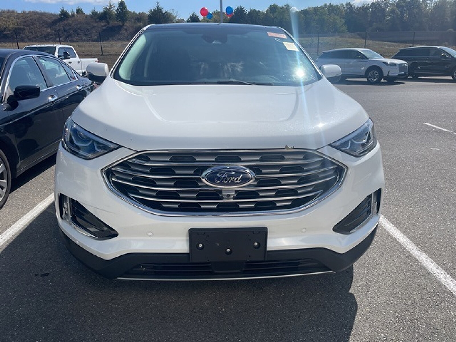2022 Ford Edge Titanium photo 2