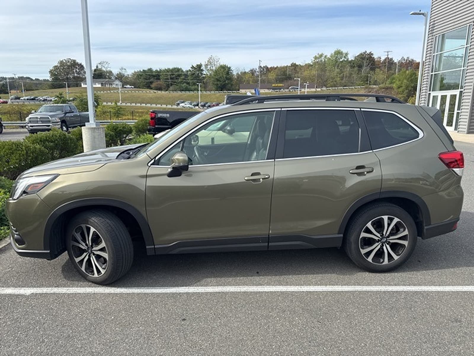 2023 Subaru Forester Limited photo 4