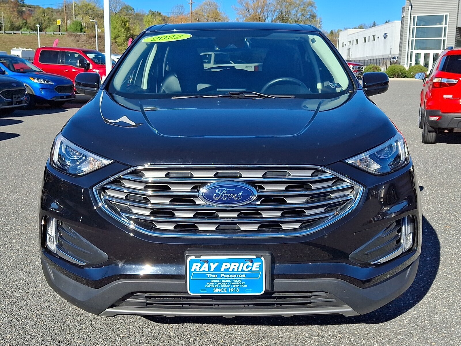 2022 Ford Edge SEL photo 2