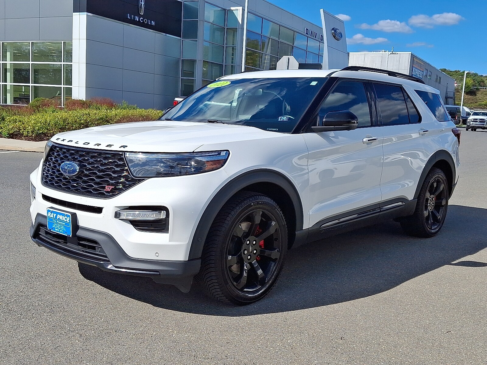 2021 Ford Explorer ST photo 2