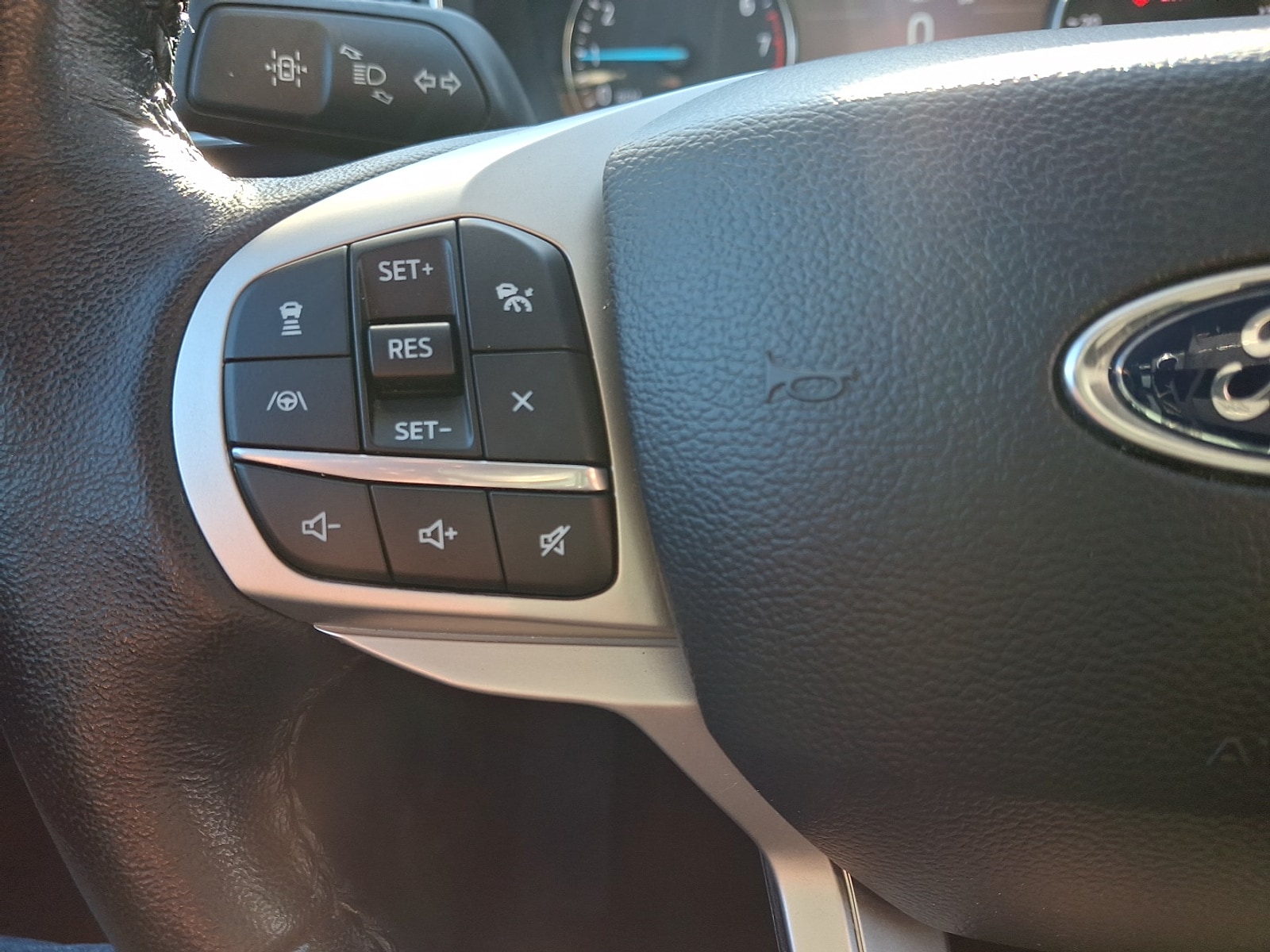 2022 Ford Explorer XLT - Photo 22