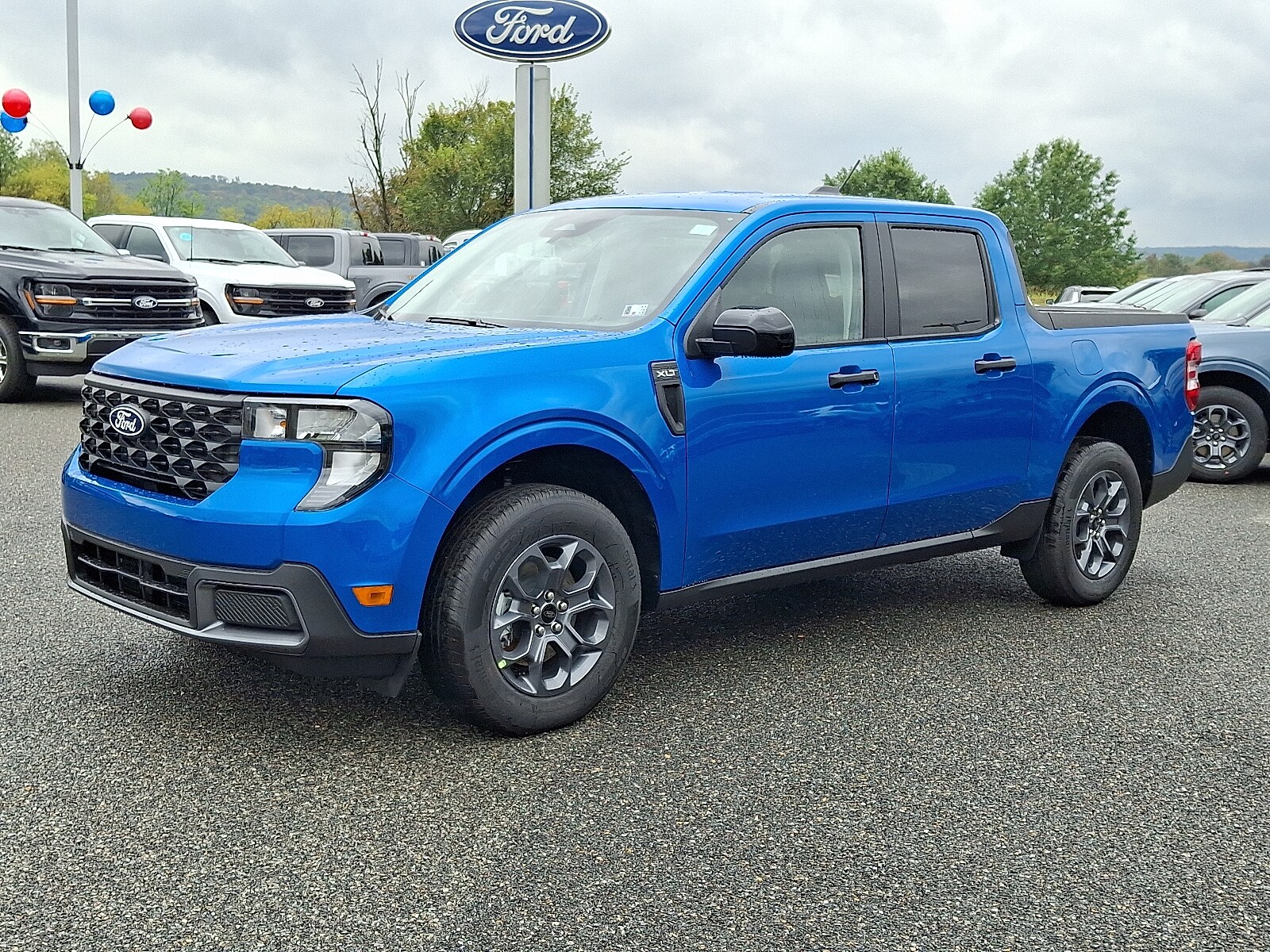 2025 Ford Maverick XLT photo 2