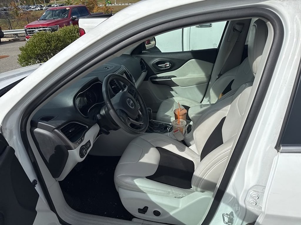 Used 2020 Jeep Cherokee Latitude Plus FWD SUV