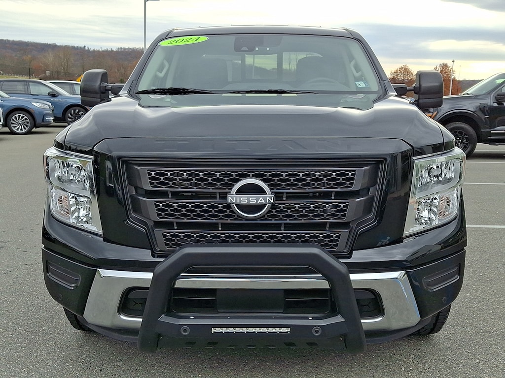 Used 2024 Nissan Titan Crew Cab SV 4x4 Truck Crew Cab