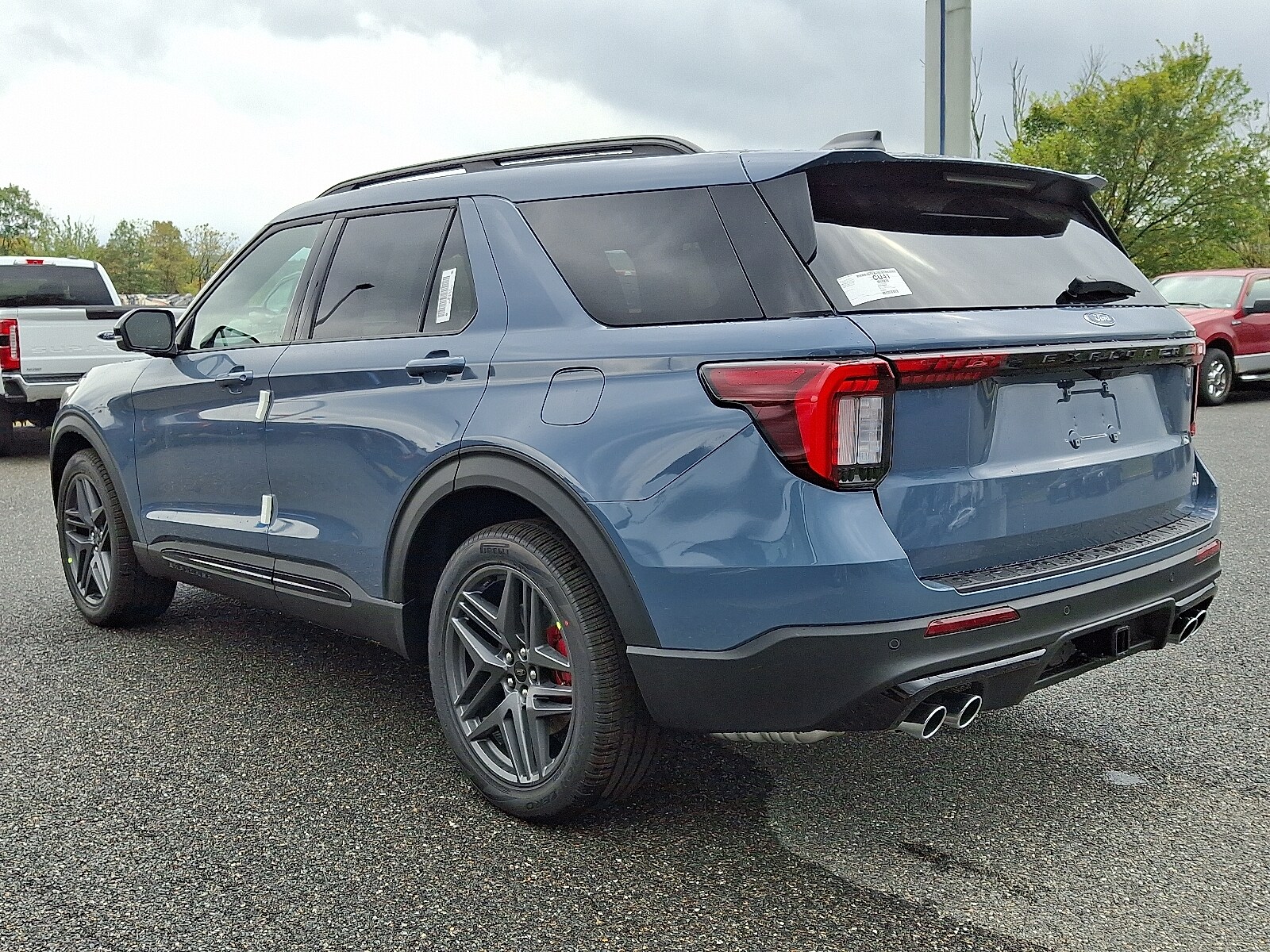 2025 Ford Explorer ST photo 2