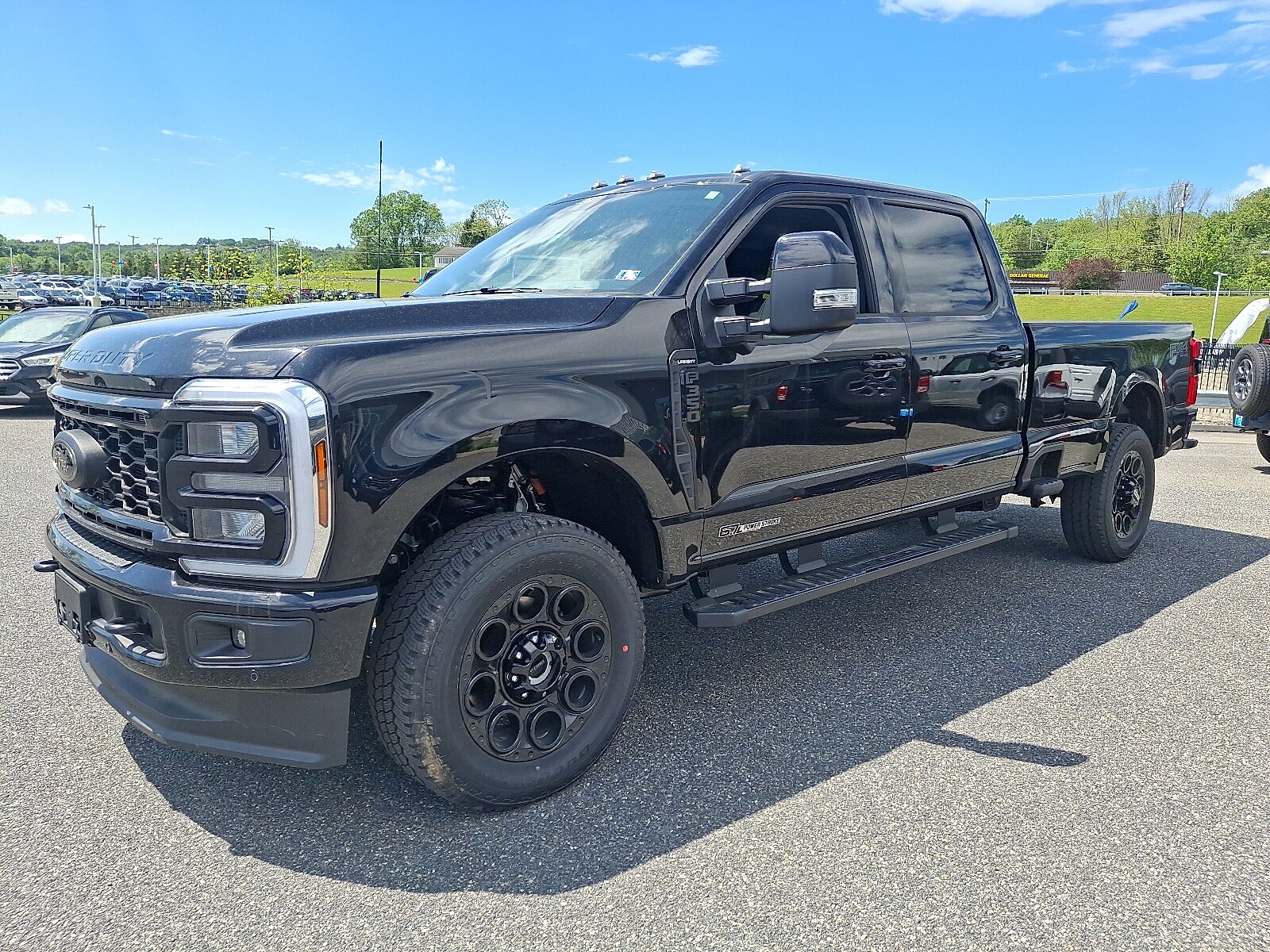 2025 Ford F-350 Lariat photo 2