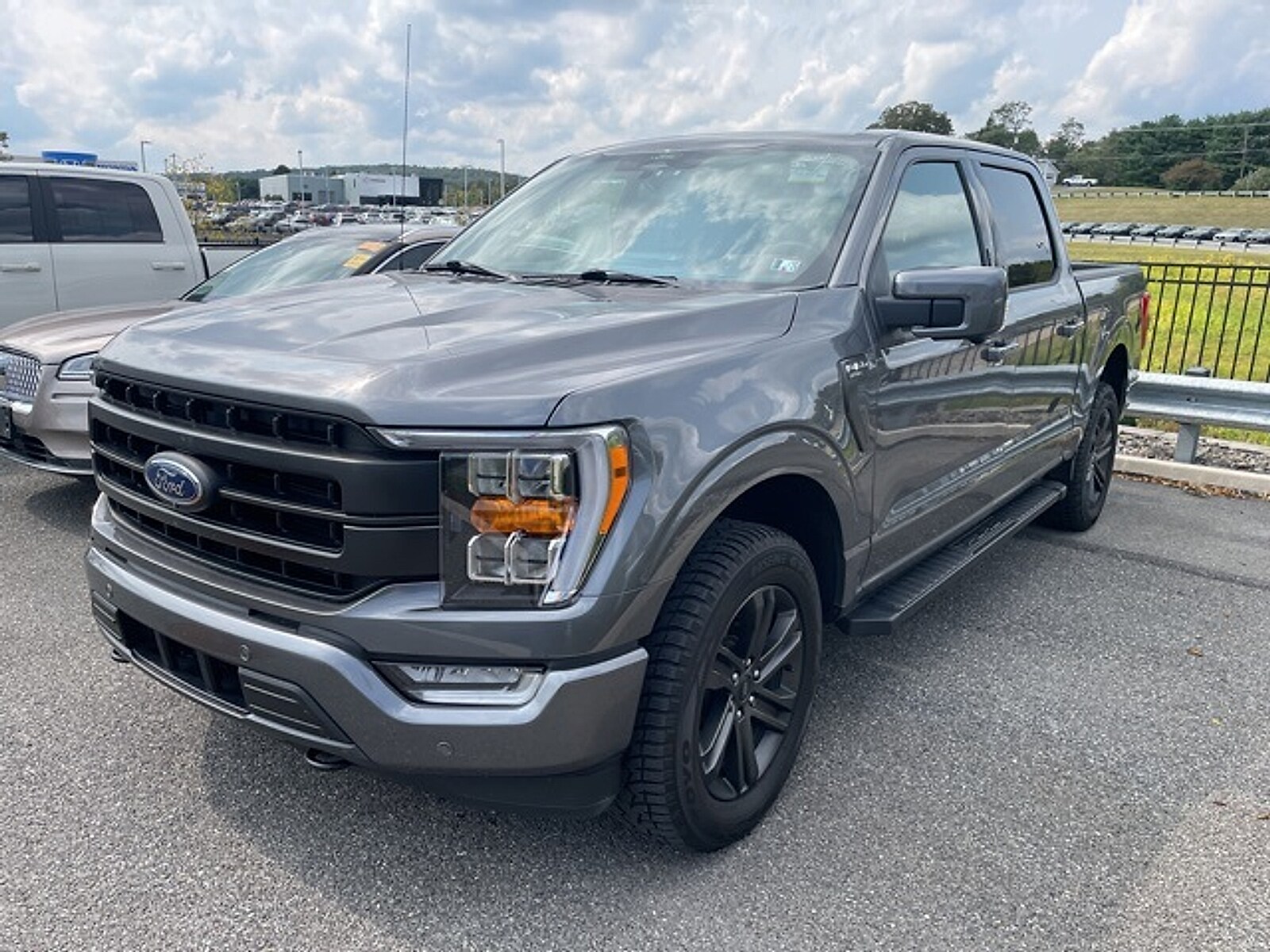 2022 Ford F-150 Lariat photo 3