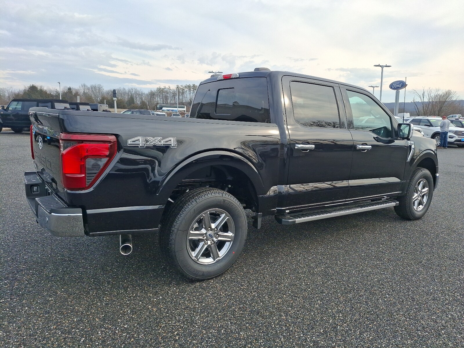 2025 Ford F-150 XLT photo 4