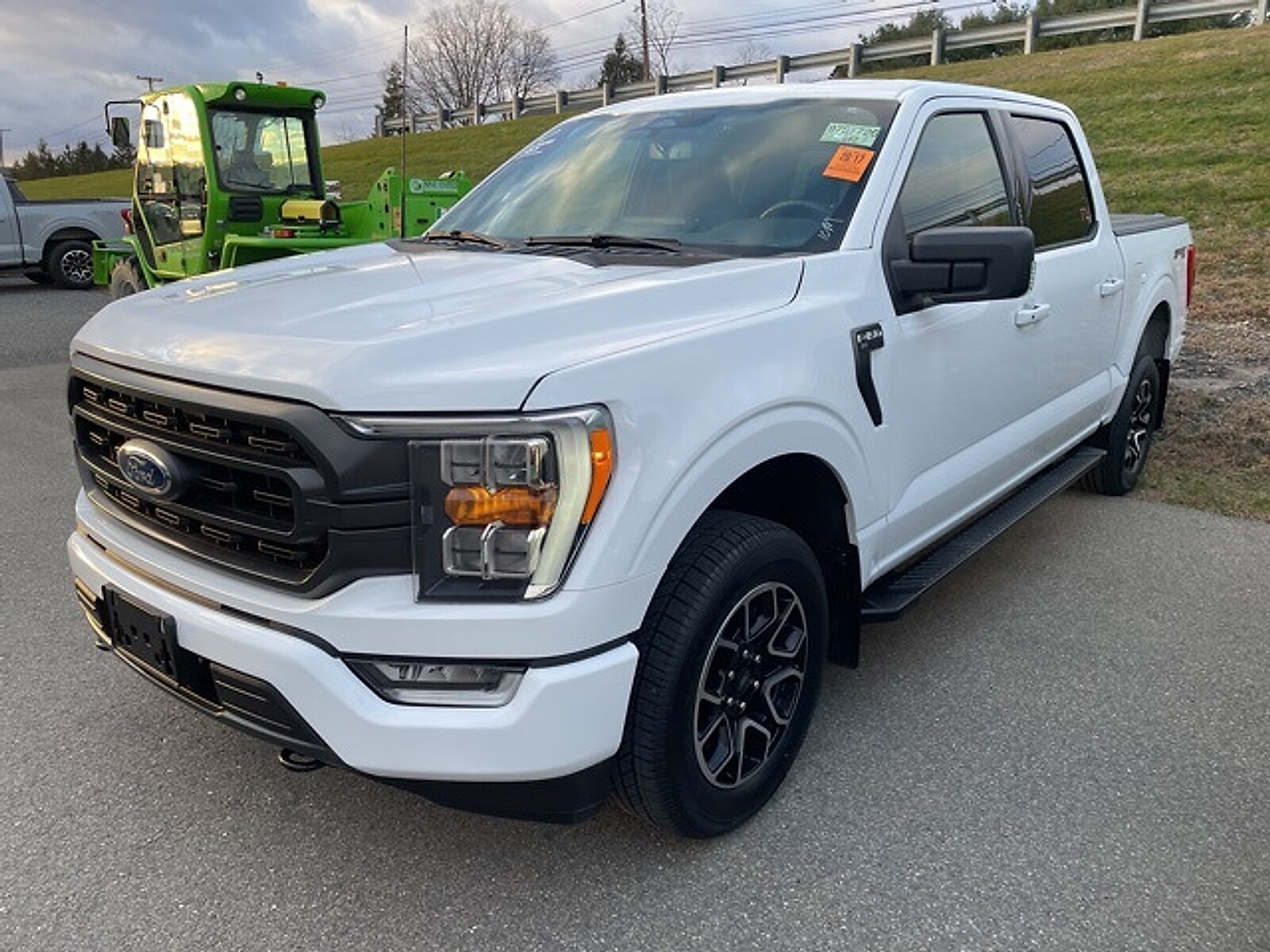 2022 Ford F-150 XLT photo 3