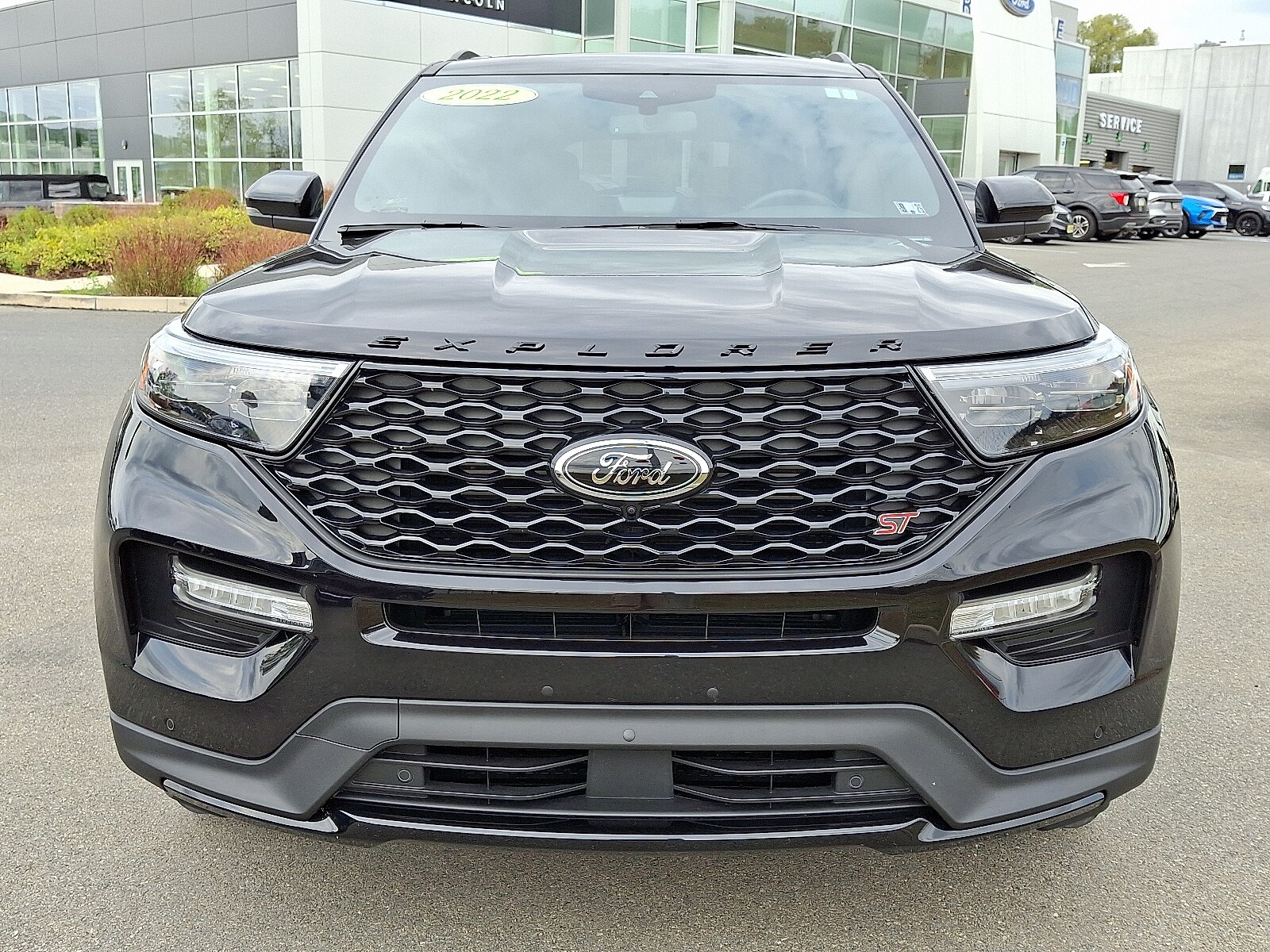 2022 Ford Explorer ST photo 2