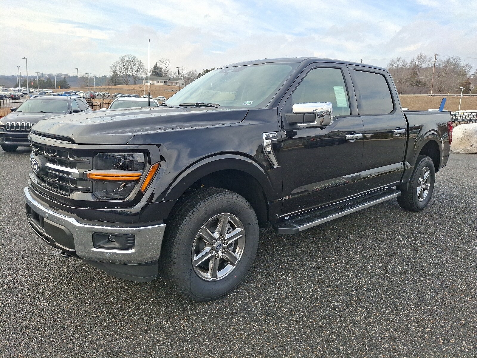 2025 Ford F-150 XLT photo 2